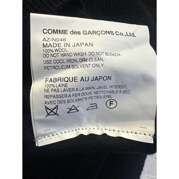 Comme des Garçons Play Heart V-neck Sweater with small gold heart - Picture 5 of 6